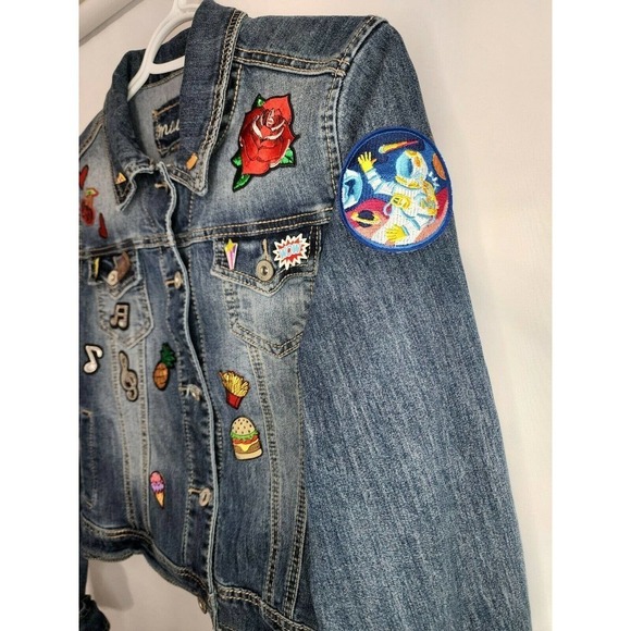 Jean Jacket Embellished Sequin Embroidered Patches Pins Button Up Women’s Sz S - Picture 4 of 12